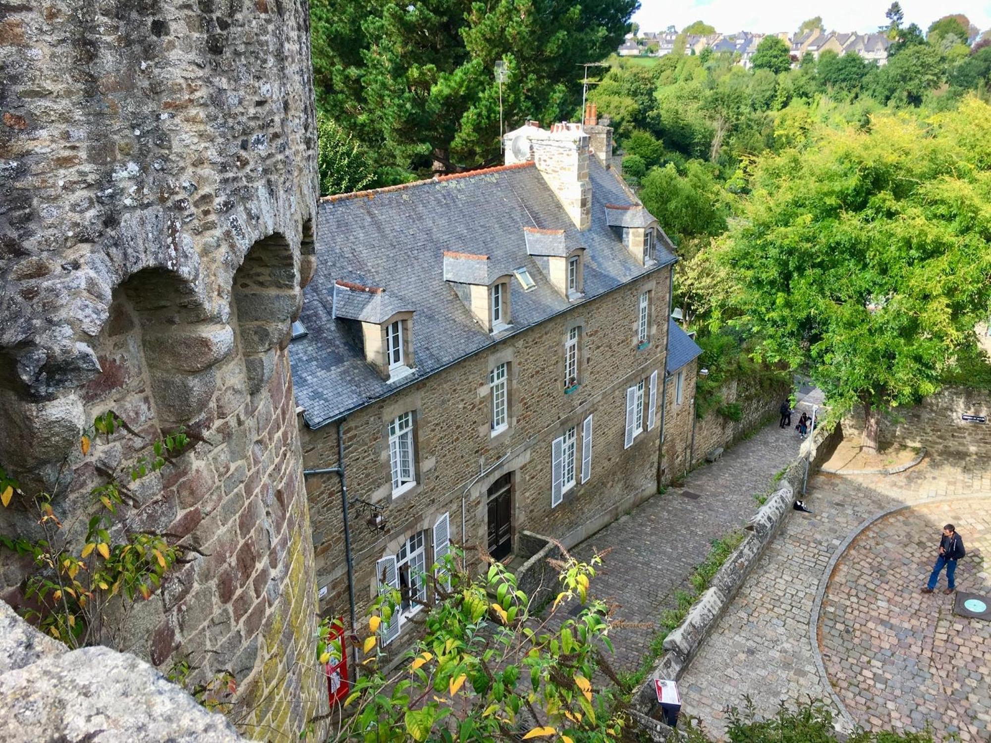 La Vue Des Remparts Apartment Dinan Exterior photo